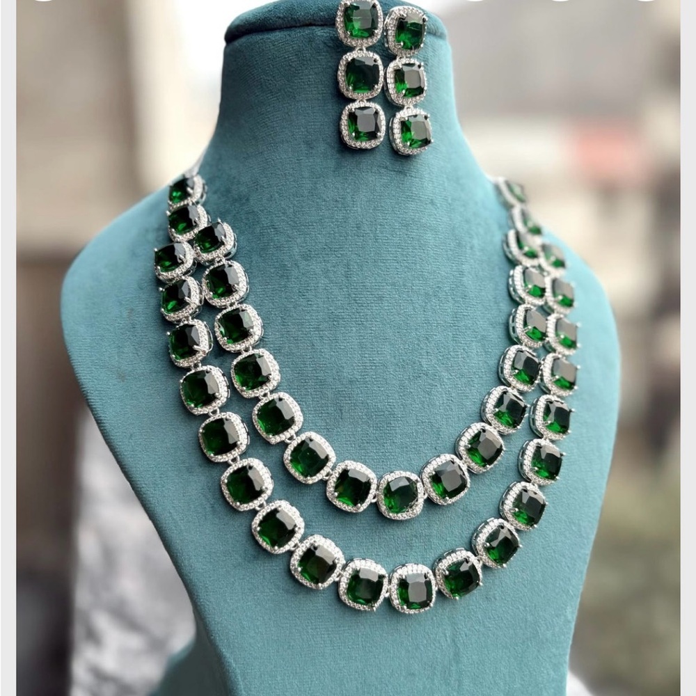 Elegant Green and Silver layered Necklace Set